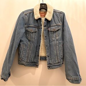 Levi’s sherpa lined trucker jacket